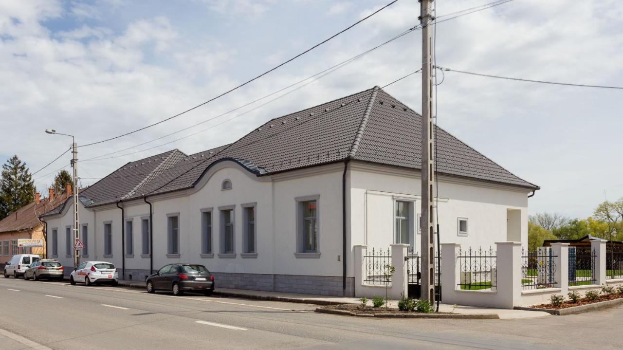 Notarius Vendeghaz Bed & Breakfast Poroszló Exterior foto