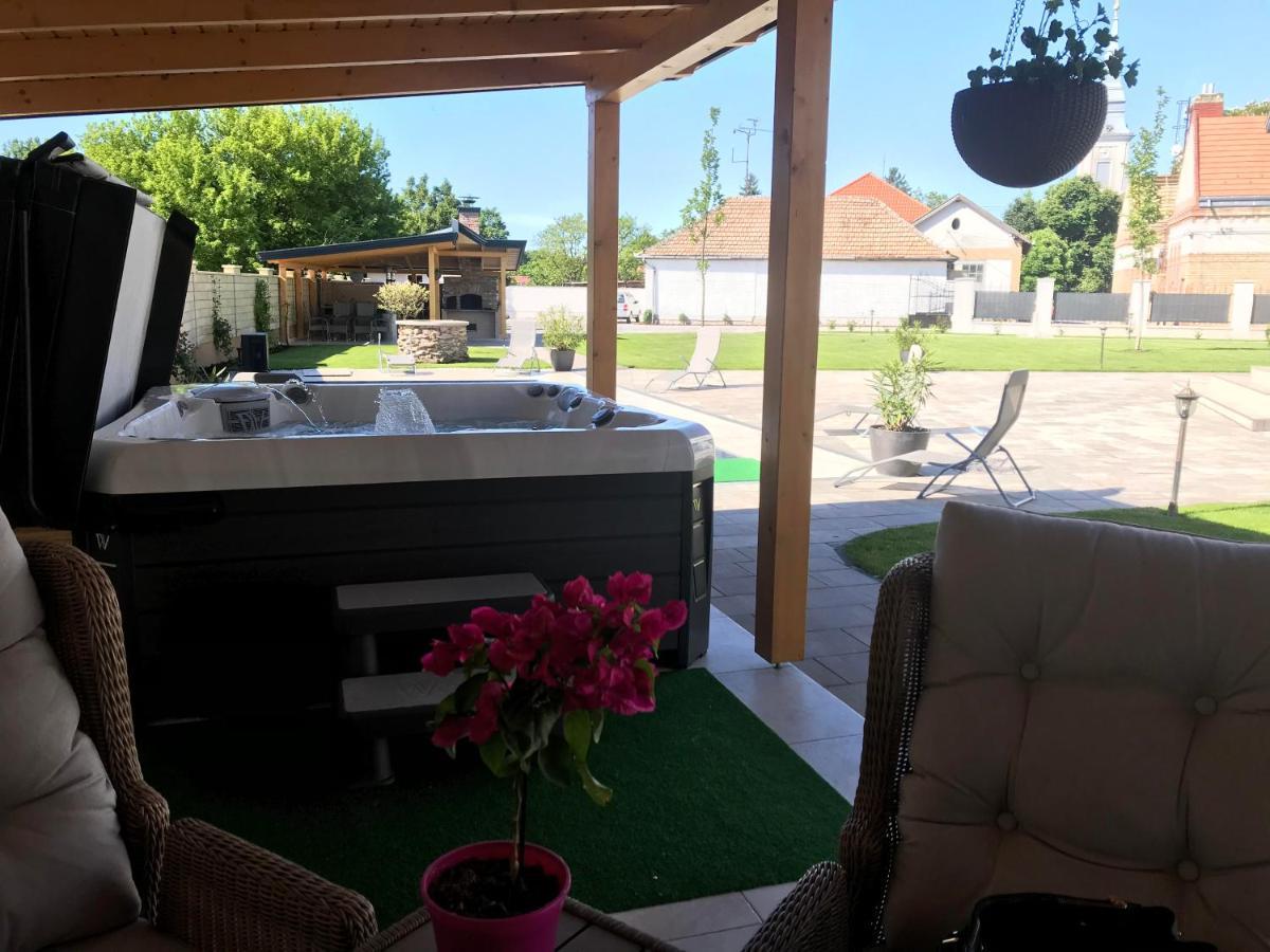 Notarius Vendeghaz Bed & Breakfast Poroszló Exterior foto