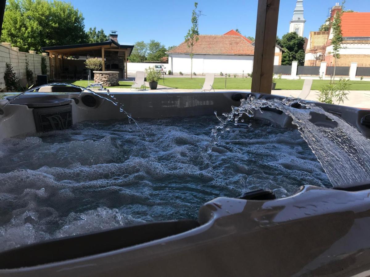 Notarius Vendeghaz Bed & Breakfast Poroszló Exterior foto